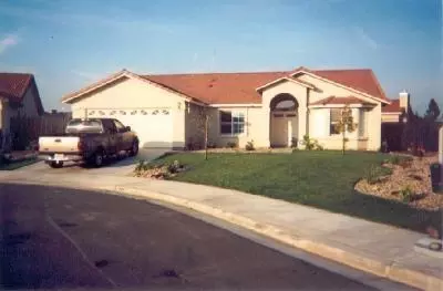 245 S Creek Dr, Madera, CA 93637 photo 1