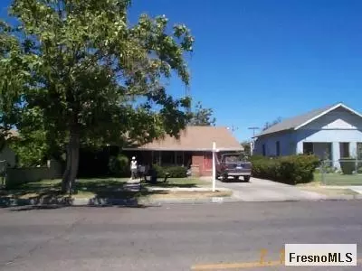 521 S B St, Madera, CA 93638 photo 1