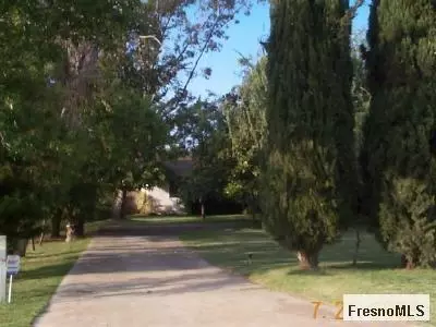 25769 Roxbury Dr, Madera, CA 93638 photo 1