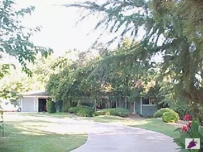 8566 E Shaw Ave, Clovis, CA 93611 photo 1