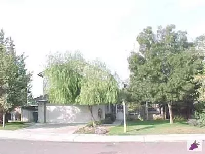 260 N Osmun Ave, Clovis, CA 93612 photo 1
