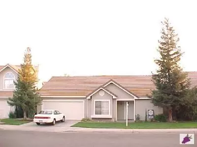 240 W Cromwell, Clovis, CA 93611 photo 1