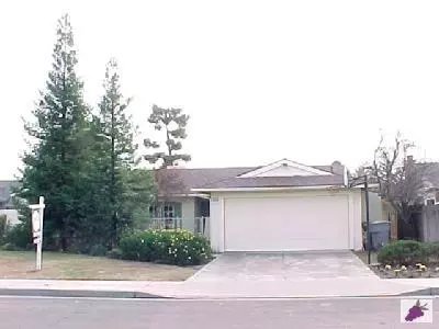 492 W Swift, Clovis, CA 93612 photo 1