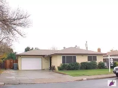 872 W Alamos, Clovis, CA 93612 photo 1