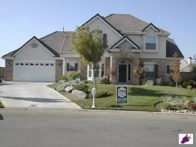10490 E Cedarwood Ct, Clovis, CA 93611 photo 1
