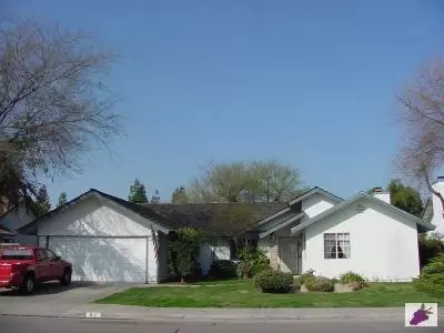 82 Mckelvy, Clovis, CA 93611 photo 1