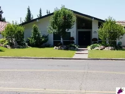 604 N Schnoor, Madera, CA 93637 photo 1