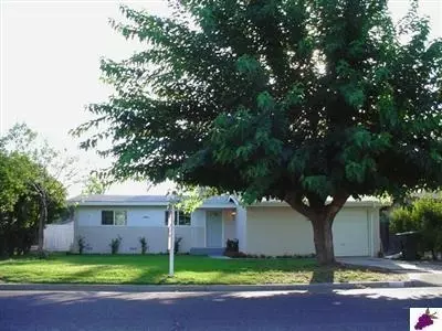 1426 Cherry Ln, Clovis, CA 93612 photo 1