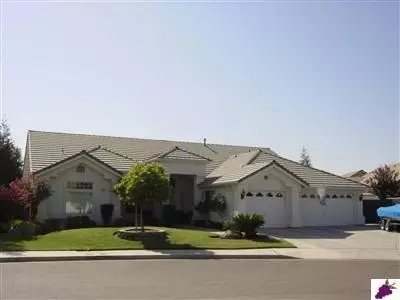 453 W Fallbrook, Clovis, CA 93611 photo 1