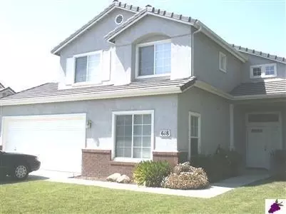 618 Avalon Dr, Lemoore, CA 93245 photo 1