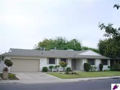 1072 Ezie Ave, Clovis, CA 93611 photo 1