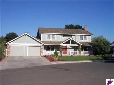557 Beechwood Cir, Lemoore, CA 93245 photo 1