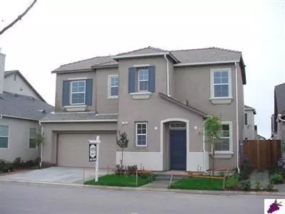 648 W Lisbon Ln, Clovis, CA 93611 photo 1