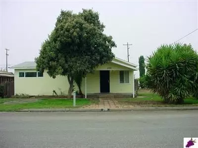 200 Grove, Madera, CA 93637 photo 1