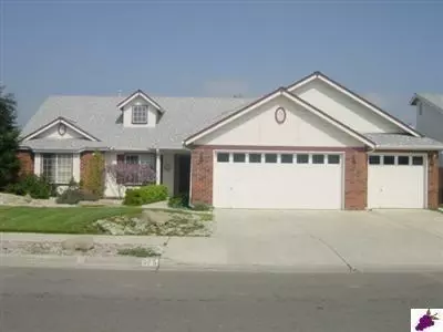 375 Decatur Ave, Clovis, CA 93611 photo 1