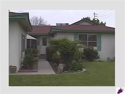 609 W Pat Dr, Clovis, CA 93612 photo 1