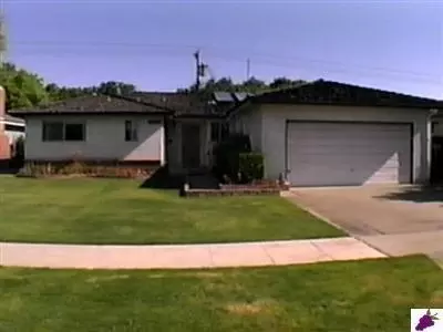 2227 E Willis Ave, Fresno, CA 93726 photo 1