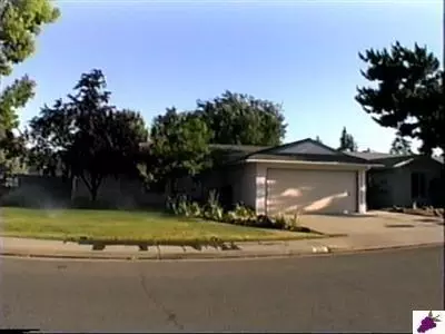 604 W Antonio Dr, Clovis, CA 93612 photo 1