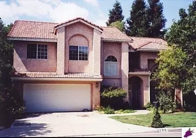 398 E Braddock Dr, Fresno, CA 93720 photo 1