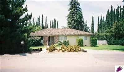 176 S Peach Ave, Clovis, CA 93612 photo 1