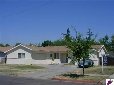 3391 E Hampton Way, Fresno, CA 93726 photo 1