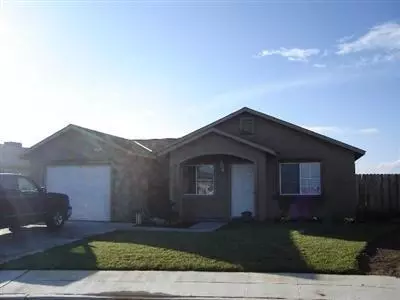 1089 Koufax Dr, Madera, CA 93638 photo 1