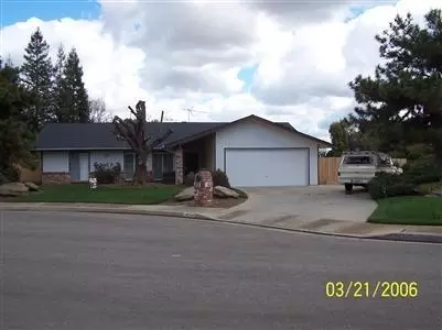 2134 3rd St, Sanger, CA 93657 photo 1