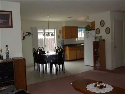 913 S B St, Madera, CA 93638 photo 2
