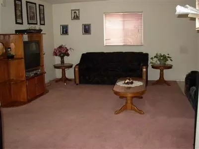 913 S B St, Madera, CA 93638 photo 3