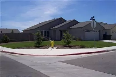 505 6th St, Sanger, CA 93657 photo 1