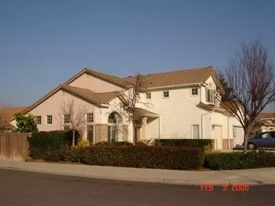 864 Mckelvy Ave, Clovis, CA 93611 photo 1