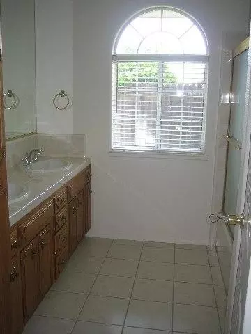 2455 Frederick Ct, Madera, CA 93637 photo 9