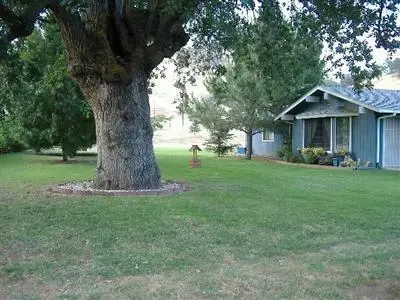 6082 Lupine Dr, Sanger, CA 93657 photo 2