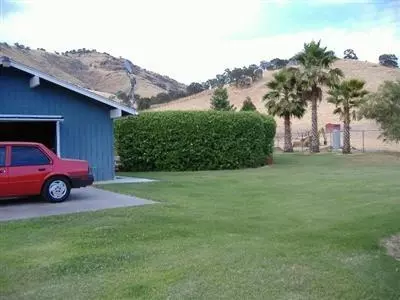 6082 Lupine Dr, Sanger, CA 93657 photo 4
