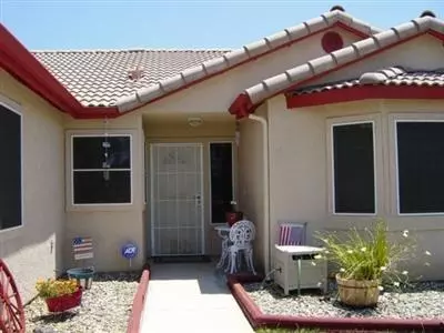 692 Monterey Ln, Lemoore, CA 93245 photo 2