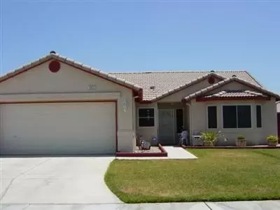 692 Monterey Ln, Lemoore, CA 93245 photo 1