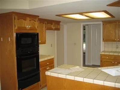 37046 Berkshire Dr, Madera, CA 93638 photo 7