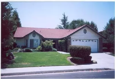 2450 Stuart, Clovis, CA 93611 photo 2