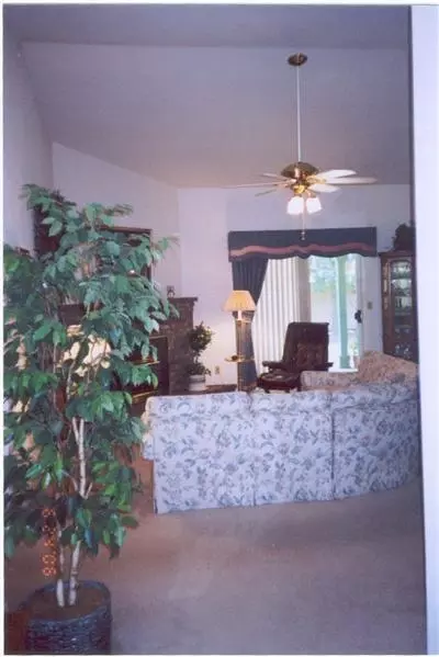 2450 Stuart, Clovis, CA 93611 photo 3