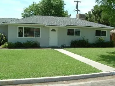 5786 E Hampton Way, Fresno, CA 93727 photo 1