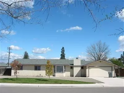 337 N Phillip Ave, Clovis, CA 93612 photo 1