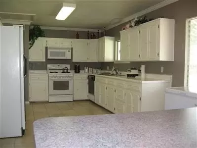 337 N Phillip Ave, Clovis, CA 93612 photo 7