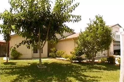 1810 Mendoza Dr, Firebaugh, CA 93622 photo 2