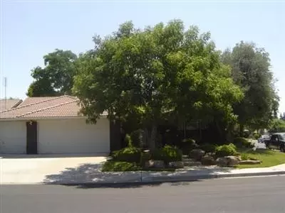 399 Amber Ave, Clovis, CA 93611 photo 1