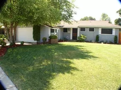 924 W Ashcroft Ave, Clovis, CA 93612 photo 1