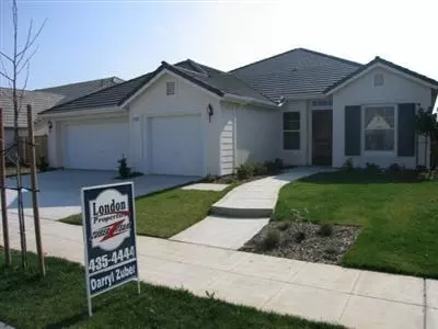 3248 Powers Ave, Clovis, CA 93619 photo 1