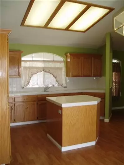3394 Ren Way, Madera, CA 93637 photo 3