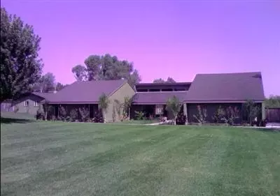8772 N Chickadee Ln, Clovis, CA 93619 photo 1