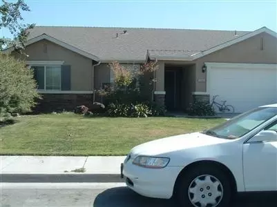 1295 E Donnybrook Pl, Hanford, CA 93230 photo 1