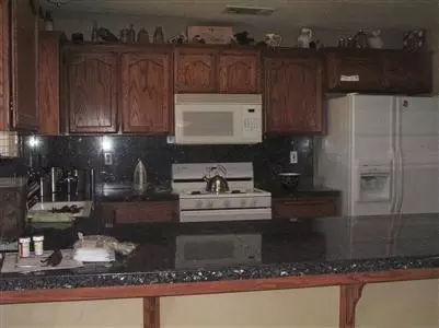 1295 E Donnybrook Pl, Hanford, CA 93230 photo 6